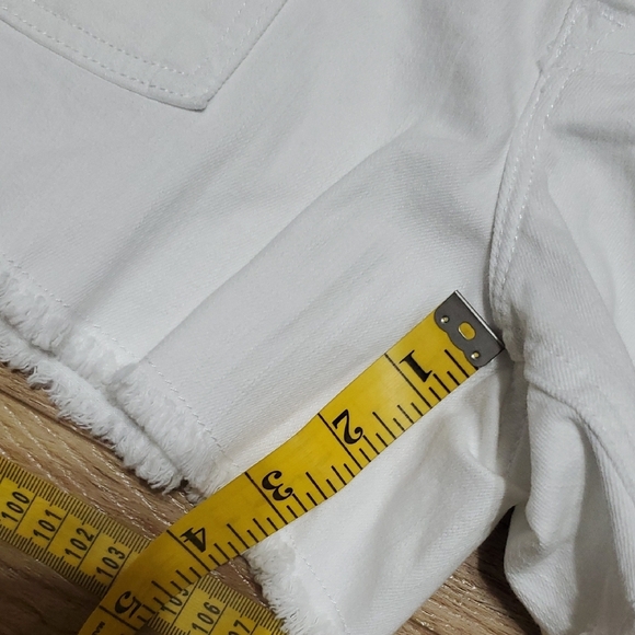 Vigoss White Jean Matley Shorts High-Waisted Frayed Hem - Picture 5 of 9